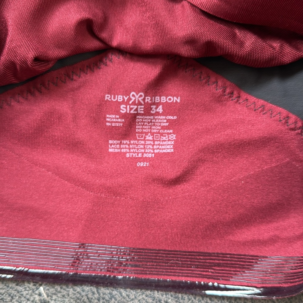 Ruby Ribbon 34 - Picture 2 of 2